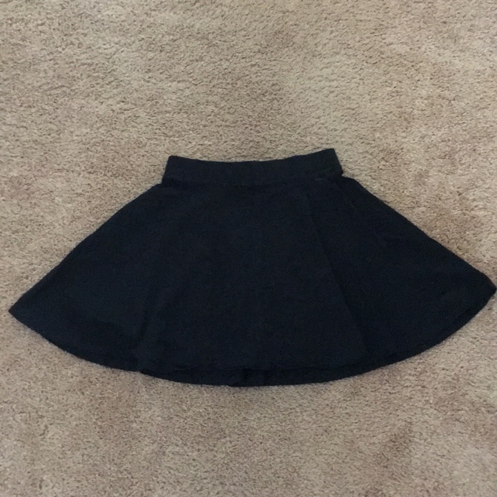 black skater skirt